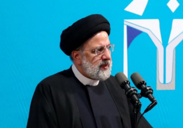 الرئيس الإيراني يعترف بفاعلية دعوات الإضراب ويشدد على "تقييد الإنترنت" لمواجهة الاحتجاجات