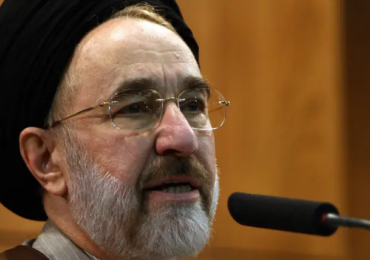 خاتمي للمسؤولين بإيران: اعترفوا بالأخطاء قبل فوات الأوان