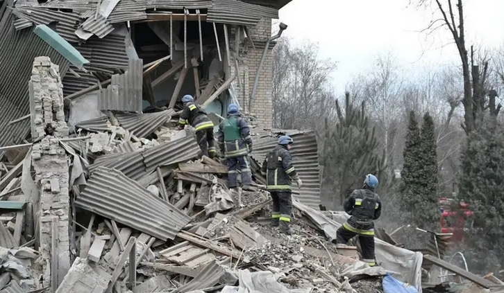 قصف روسي على شرق أوكرانيا يحصد قتلى ومصابين