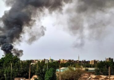 بعد الحريق.. اشتباكات بمحيط مجمع اليرموك في الخرطوم