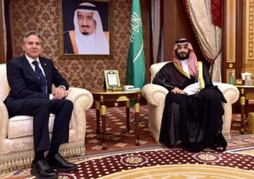 ولي العهد السعودي يبحث مع بلينكن تعزيز التعاون والتطورات الإقليمية والدولية