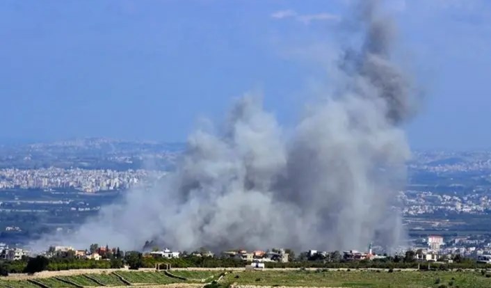 قصف إسرائيلي بالقنابل الفوسفورية على الوزاني جنوب لبنان