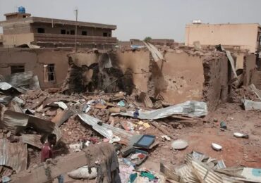 السودان.. مسيرة انتحارية تستهدف مقراً للجيش بمدينة شندي